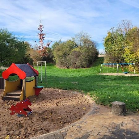 Schoene Wohnung Mit Eigenem Eingang Und Parkplatz Fulda Bagian luar foto
