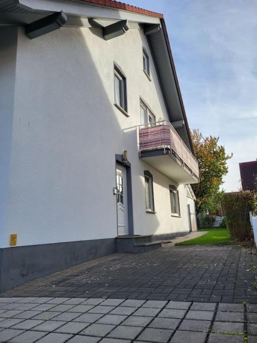 Schoene Wohnung Mit Eigenem Eingang Und Parkplatz Fulda Bagian luar foto