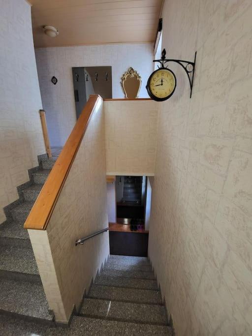 Schoene Wohnung Mit Eigenem Eingang Und Parkplatz Fulda Bagian luar foto