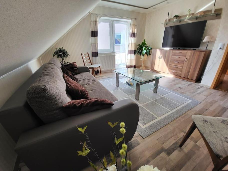 Schoene Wohnung Mit Eigenem Eingang Und Parkplatz Fulda Bagian luar foto